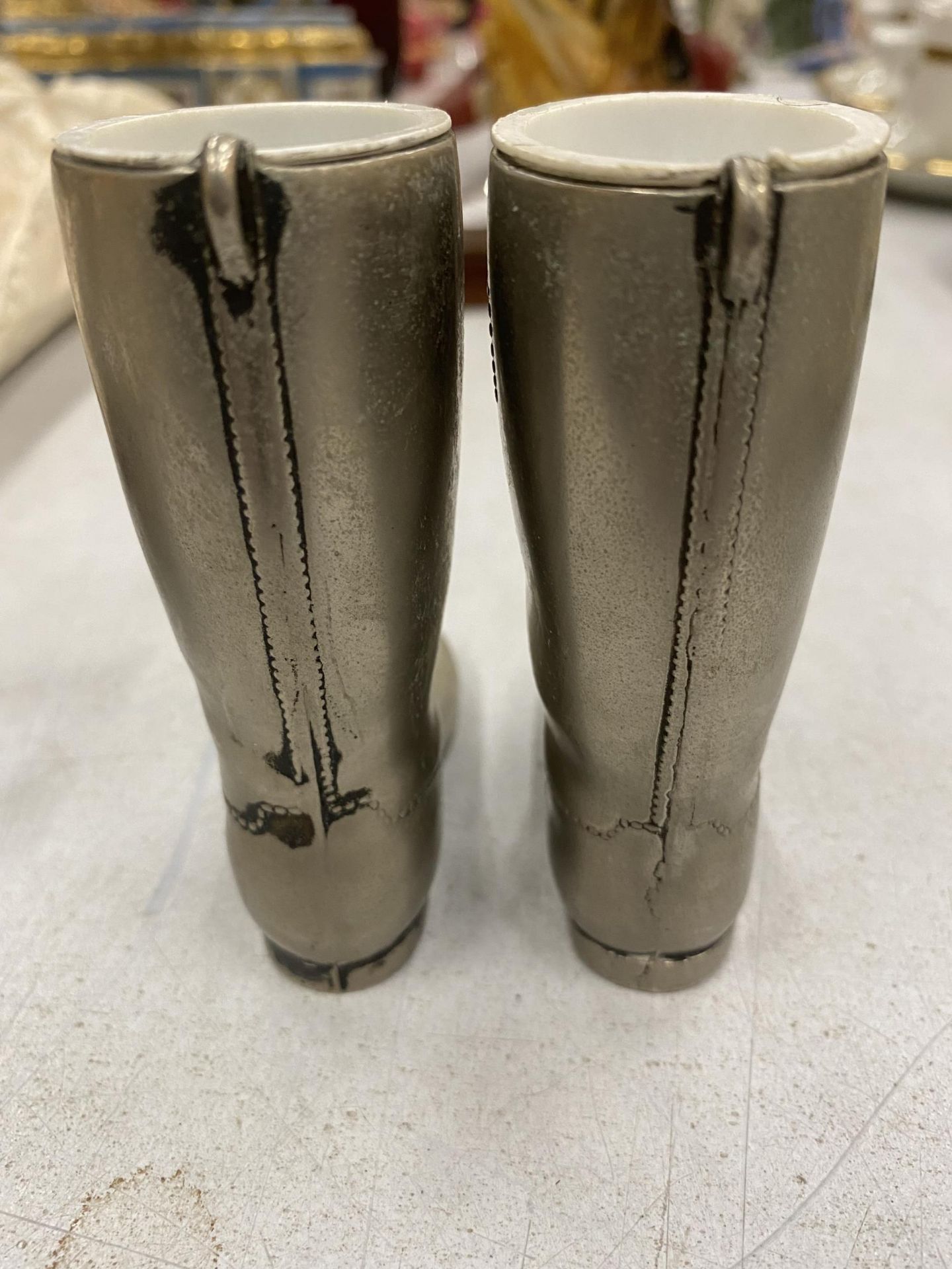 A PAIR OF SILVER PLATED WELLY BOOTS, ONE WEIGHING 1 oz, THE OTHER 1.5 oz, HEIGHT 9CM - Image 2 of 3