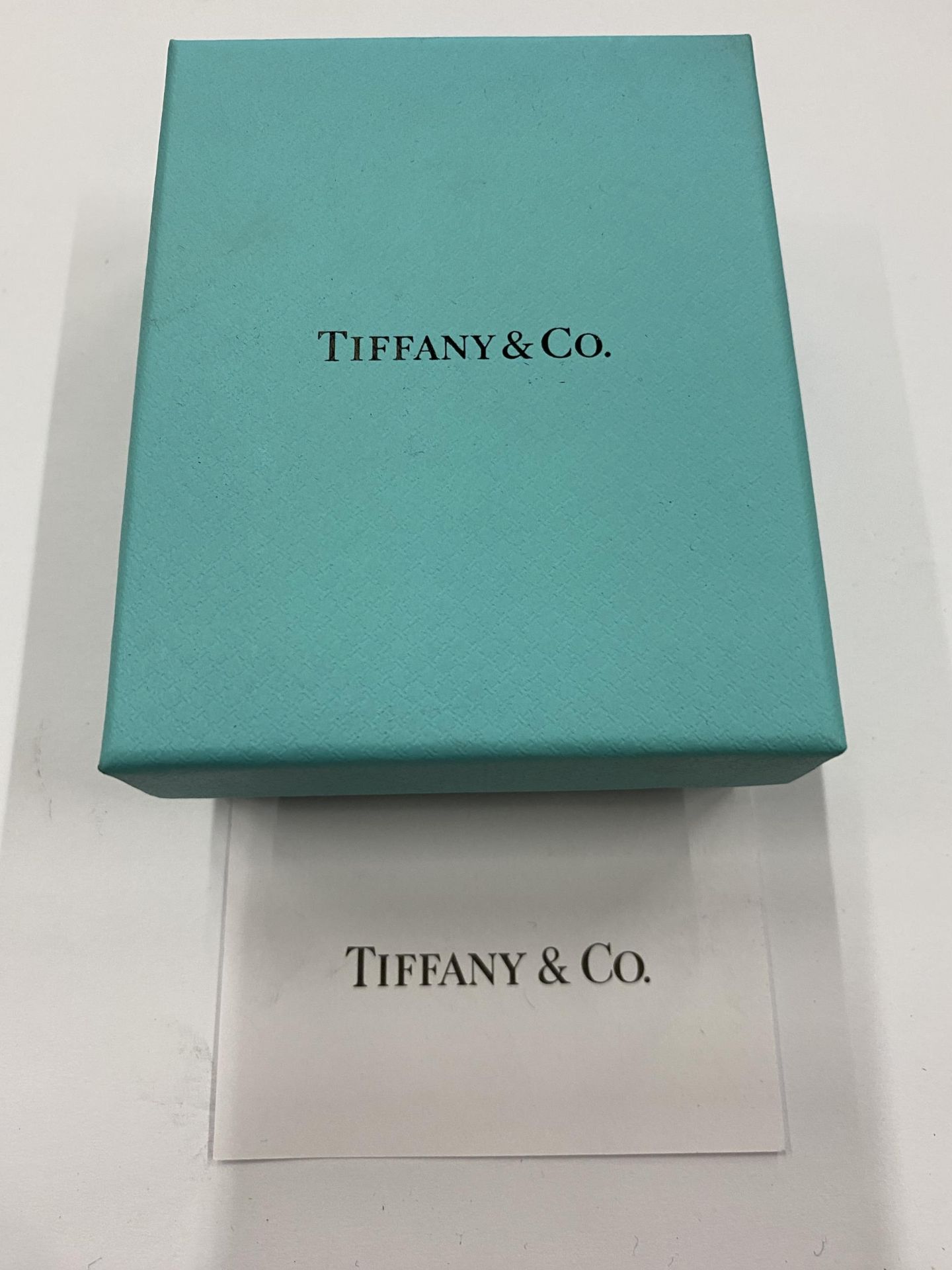 A TIFFANY & CO .925 SILVER HEART PENDANT NECKLACE WITH TIFFANY KEY & ORIGINAL RETAILER'S BOX - Image 8 of 8