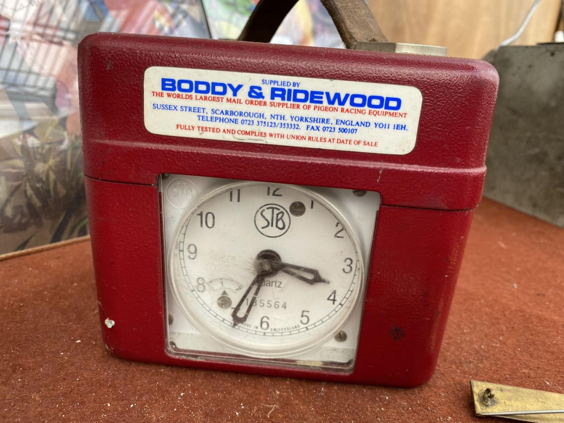 A VINTAGE STB SWISS MADE PIGEON RACING CLOCK - Image 2 of 5
