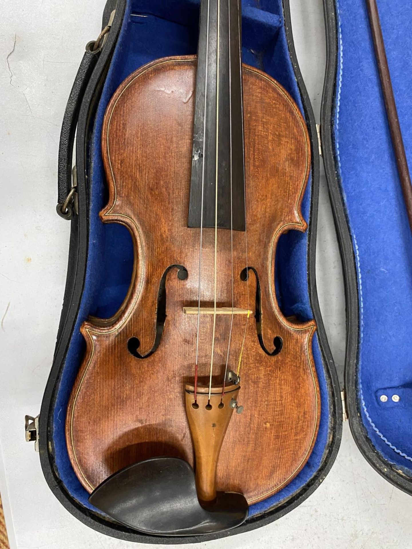 A FULL SIZE CASED SCOTTISH VIOLIN, LABEL FOR DONALD RIDDELL, INVERNESS, 1974 - Image 2 of 8