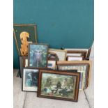 AN ASSORTMENT OF FRAMED PRINTS AND PICTURES