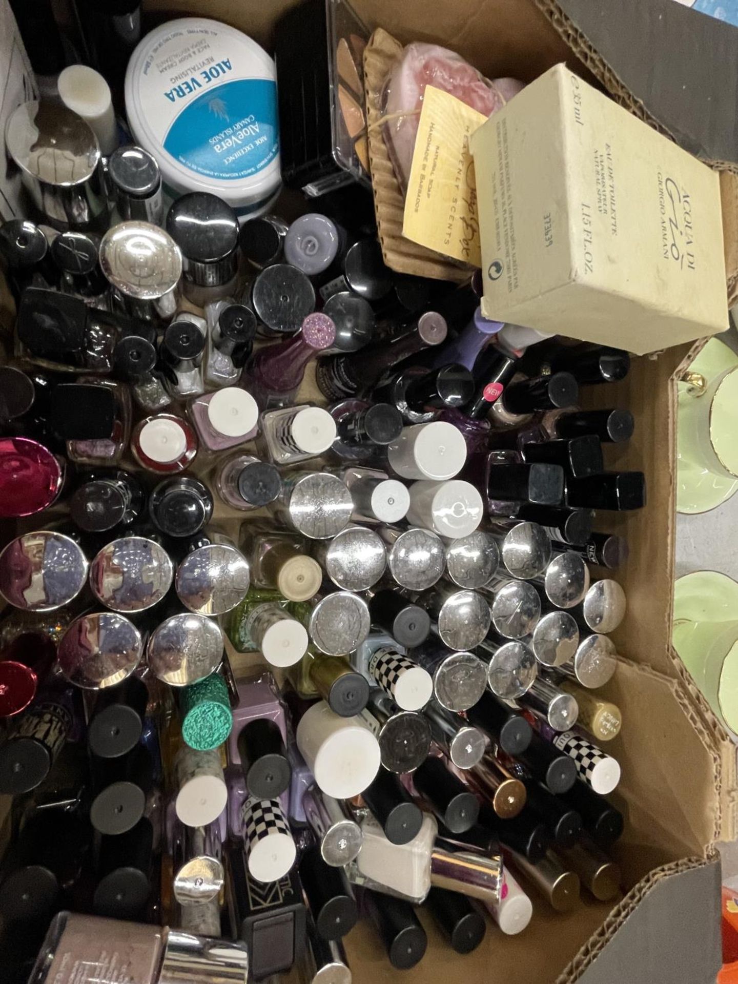 A LARGE QUANTITY OF COSMETICS TO MAINLY INCLUDE NAIL VARNISHES - Image 3 of 3