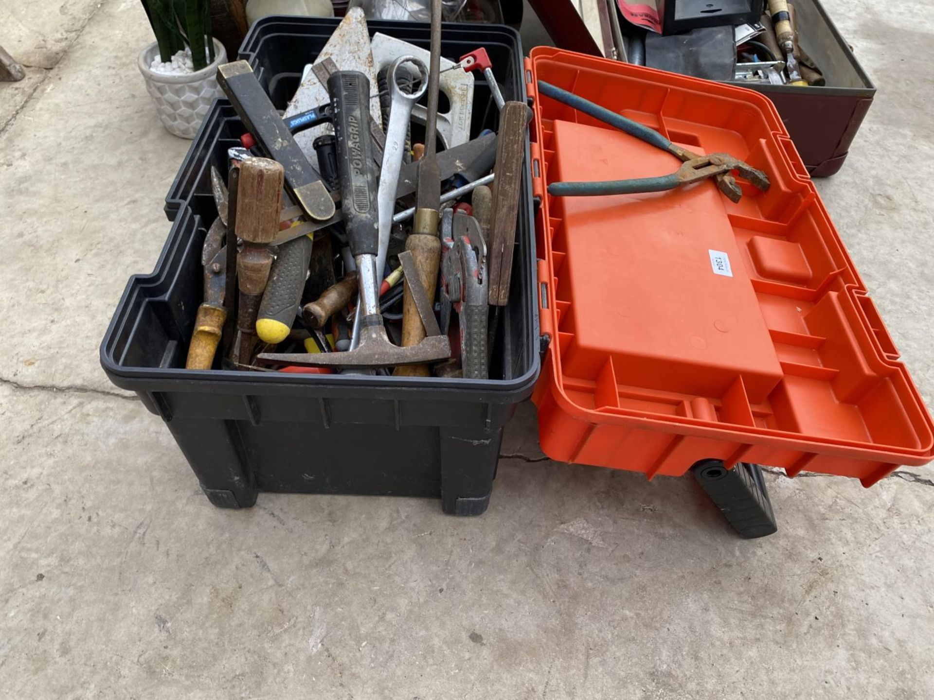 A LARGE PLASTIC TOOL BOX CONTAINING A LARGE ASSORTMENT OF TOOLS TO INCLUDE ADJUSTABLE SPANNERS, - Image 2 of 4