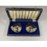 A PAIR OF SHEFFIELD HALLMARKED SILVER CANDLE HOLDERS, MAKERS J N LOWE LTD, IN ORIGINAL CASE