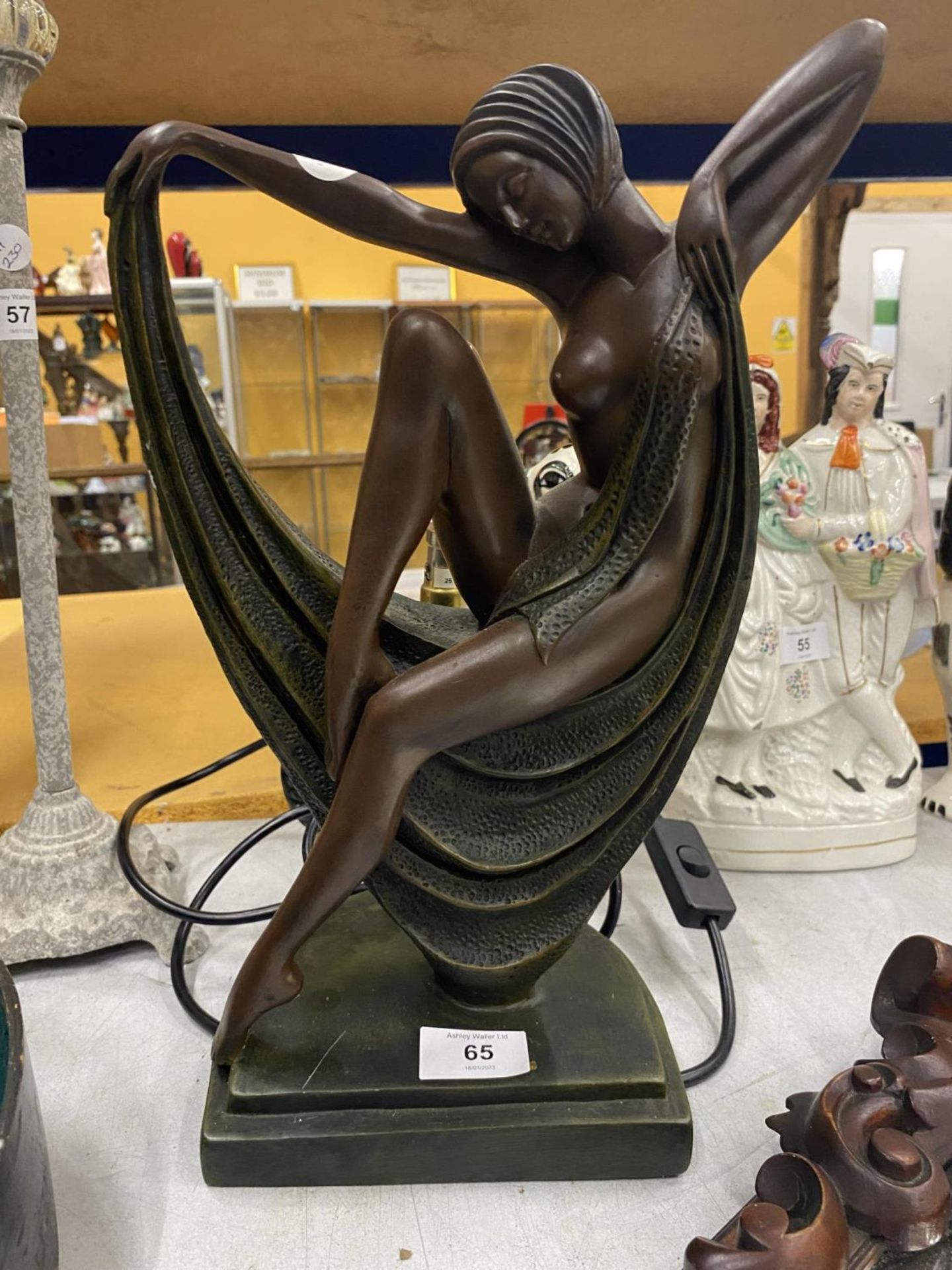 AN ART DECO STYLE RESIN NUDE LADY LAMP BASE, HEIGHT 36CM