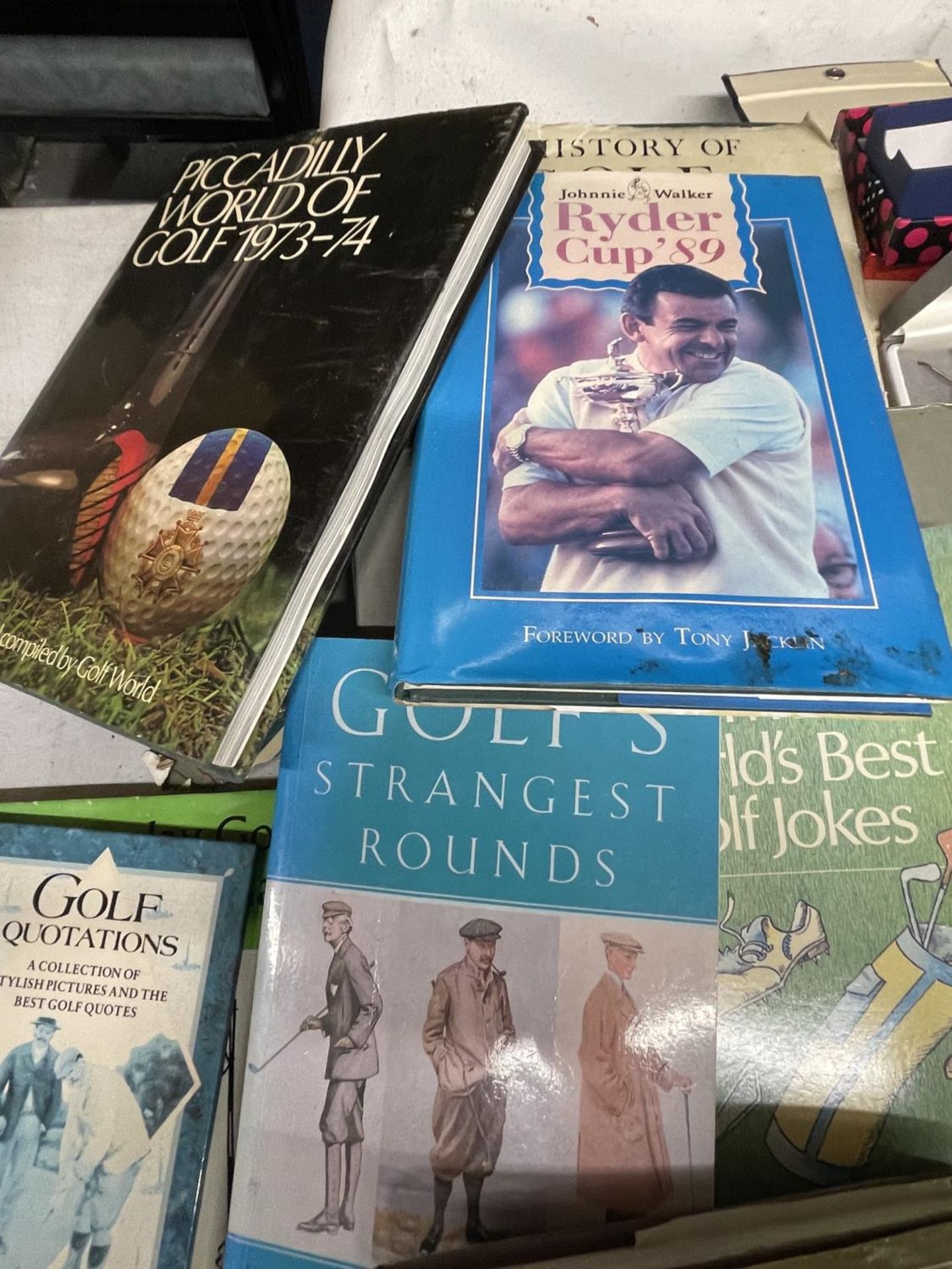 A LARGE QUANTITY OF VINTAGE GOLFING BOOKS - Image 3 of 3