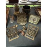 A QUANTITY OF BRASS ITEMS TO INCLUDE ORIENTAL STYLE PLACE HOLDERS WITH DRAGON DESIGN, A COPPER LION,