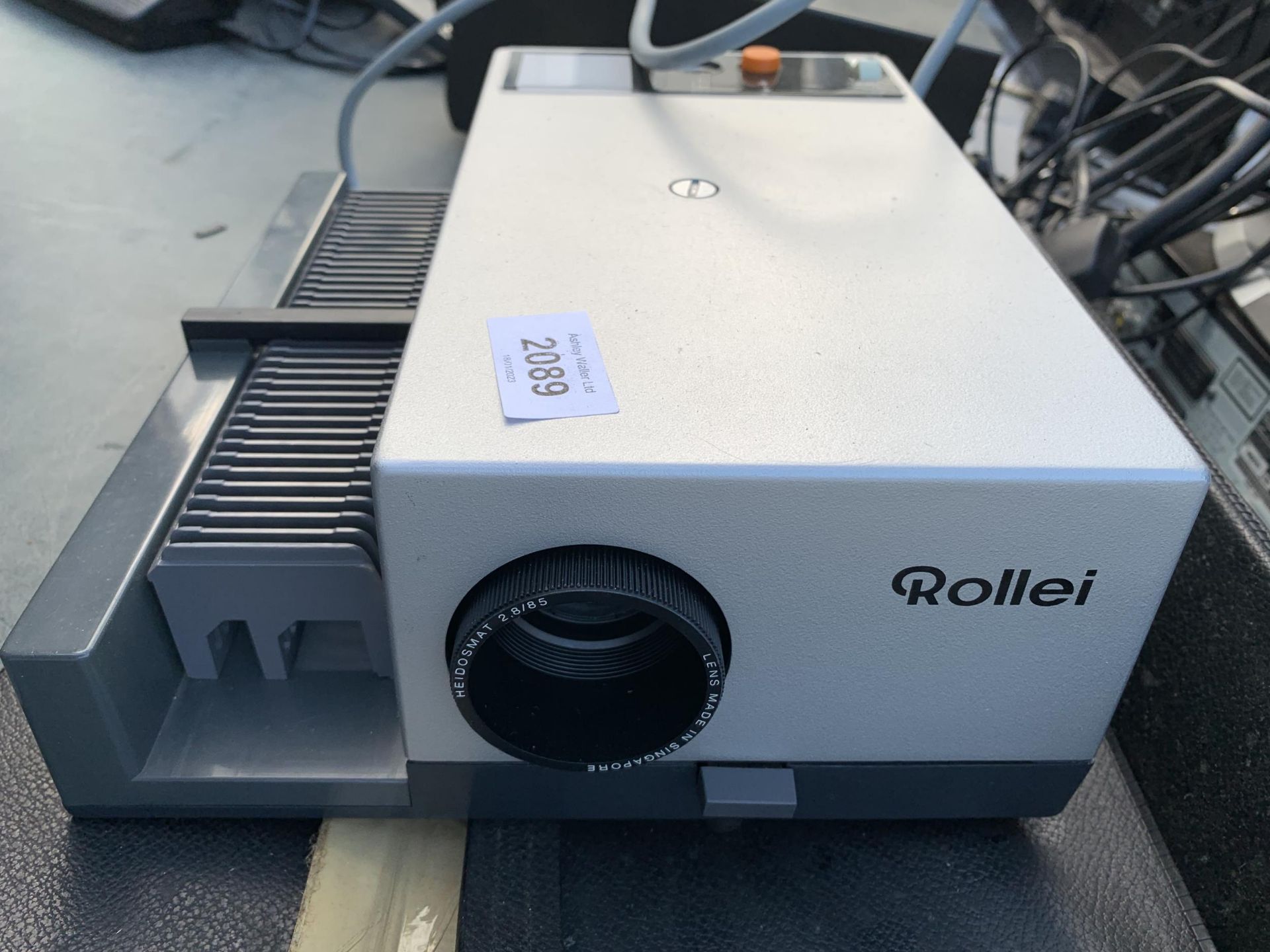 A ROLLEI PROJECTOR WITH CARRY CASE - Image 2 of 2