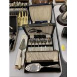 A QUANTITY OF VINTAGE BOXED FLATWARE TO INCLUDE W WRIGHT LIMITED KNIVES AND FORKS, A SPOON SET,