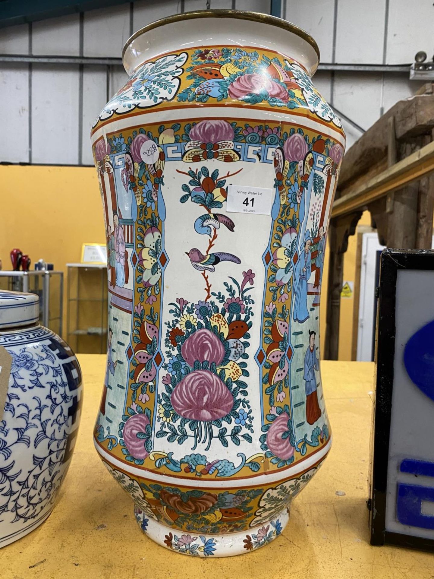 A LARGE ORIENTAL CANTON STYLE FLOOR VASE, FOUR CHARACTER MARK TO BASE, (A/F), HEIGHT 48CM