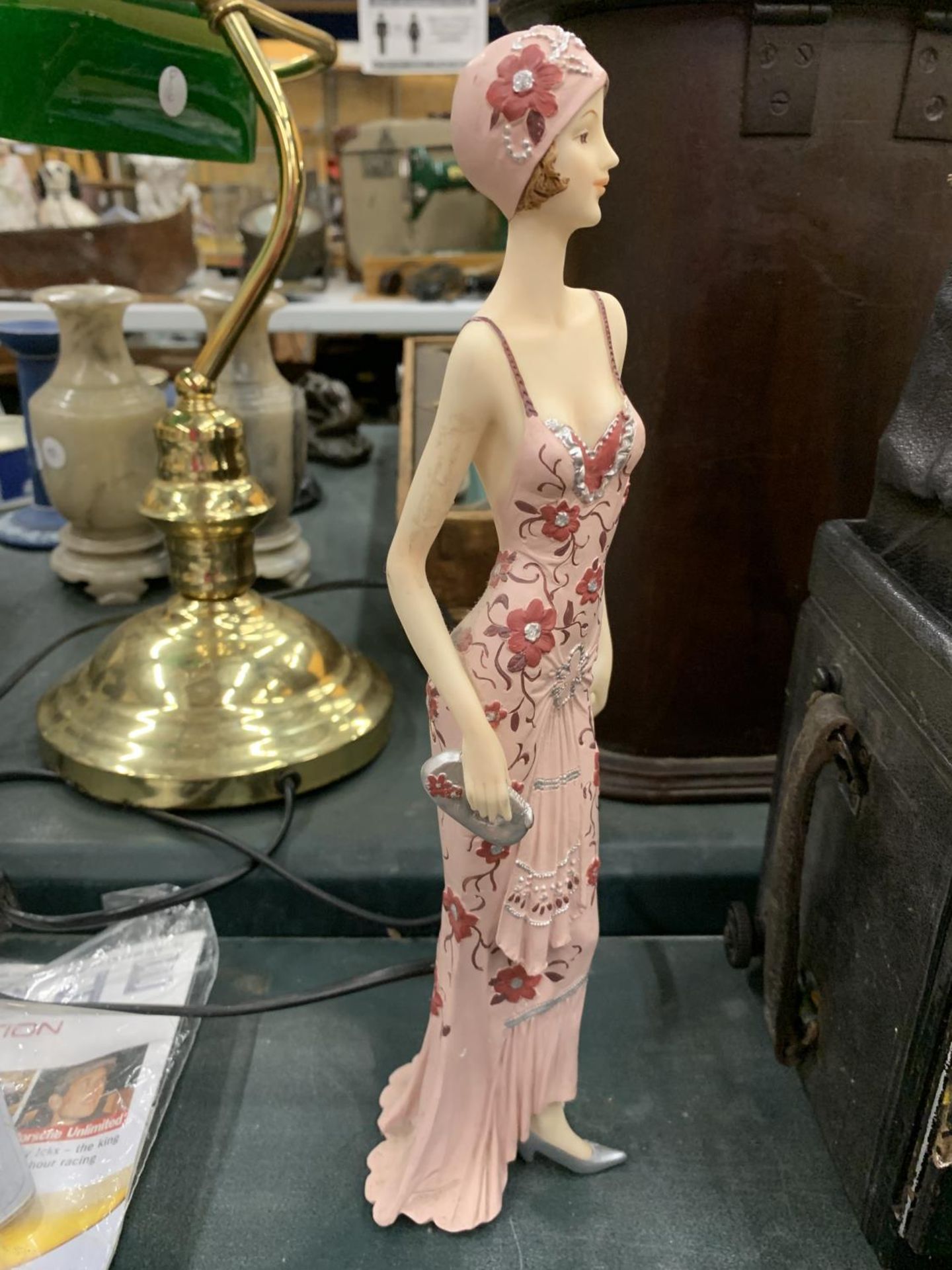 AN ART DECO STYLE FIGURINE HEIGHT 32CM - Image 2 of 4