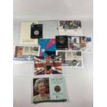 A MIXED GROUP OF ASSORTED COMMEMORATIVE COIN SETS TO INCLUDE 2007 DIAMOND WEDDING CROWN, ASSORTED