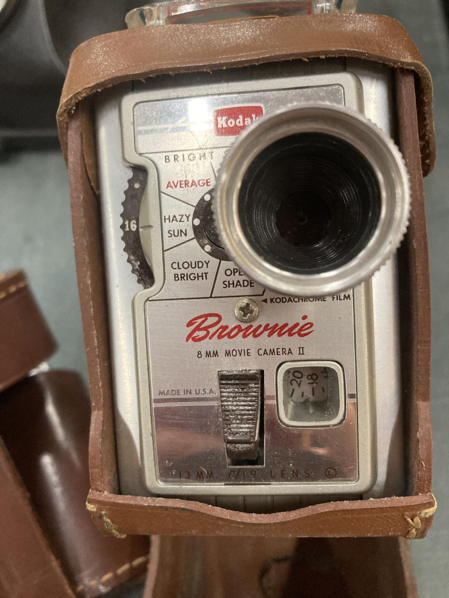 TWOO VINTAGE CAMERAS IN CASES TO INCLUDE A BROWNIE AND AN ADOX - Image 4 of 4