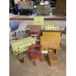 A QUANTITY OF MID CENTURY STYLE DOLLS HOUSE FURNITURE