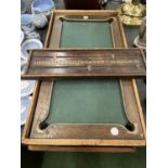 A VINTAGE BOXED SALESMAN'S MINIATURE SNOOKER / BILLIARDS TABLE WITH SNOOKER SCORER (MISSING ONE