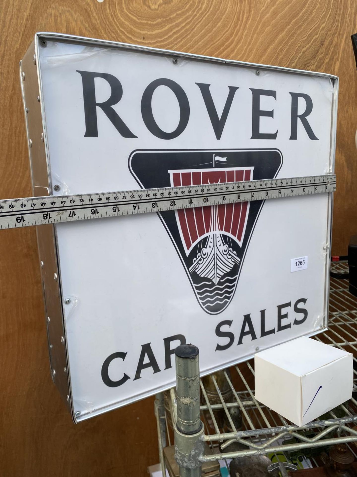 AN ILLUMINATED 'ROVER' SIGN - Image 3 of 4