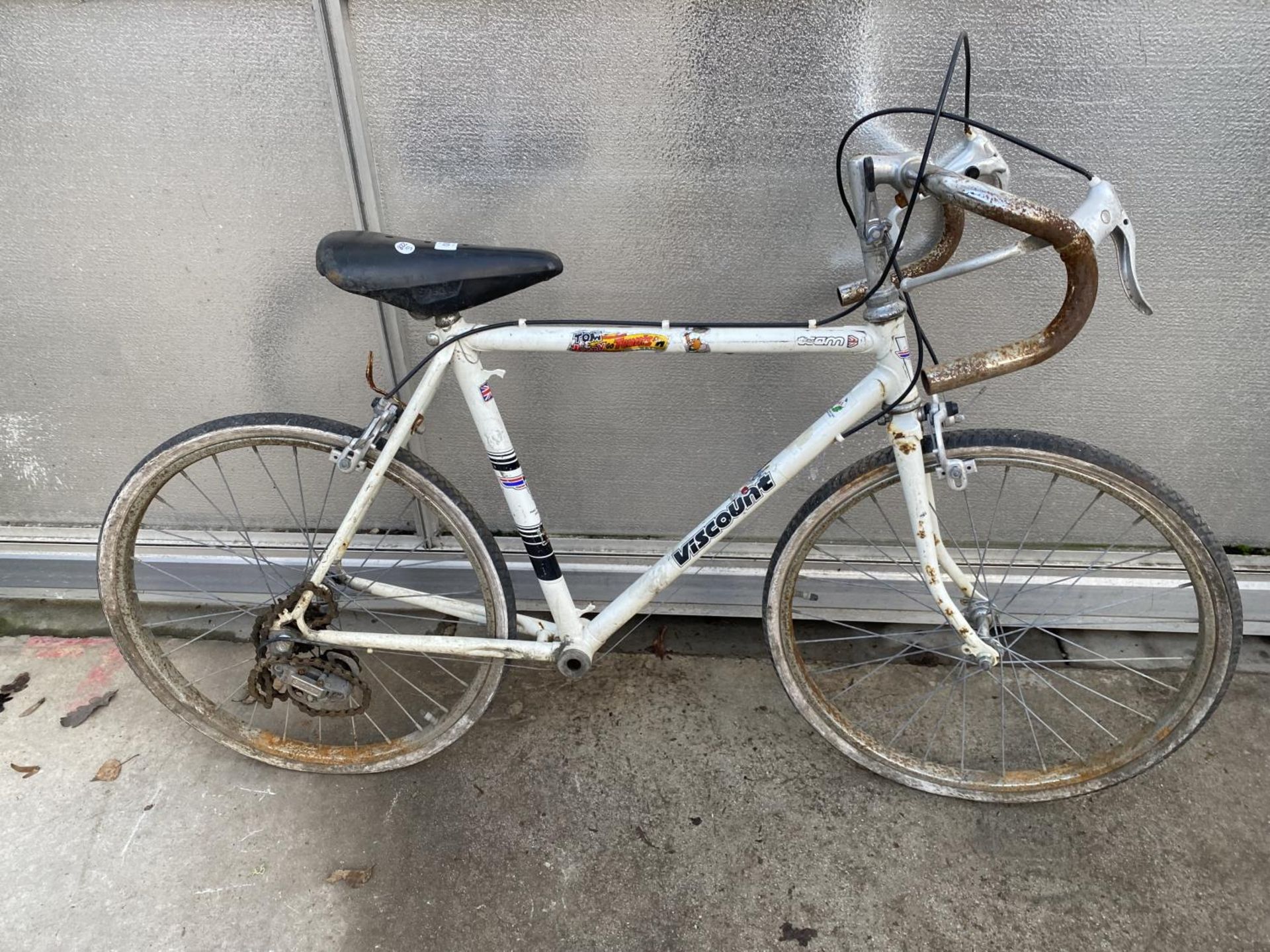 A VINTAGE VISCOUNT CHILDS BIKE