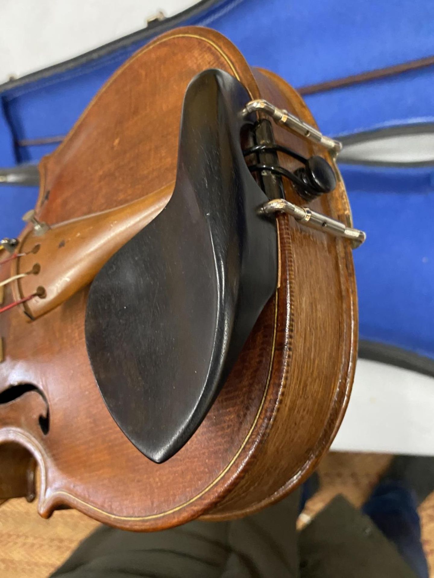 A FULL SIZE CASED SCOTTISH VIOLIN, LABEL FOR DONALD RIDDELL, INVERNESS, 1974 - Image 5 of 8