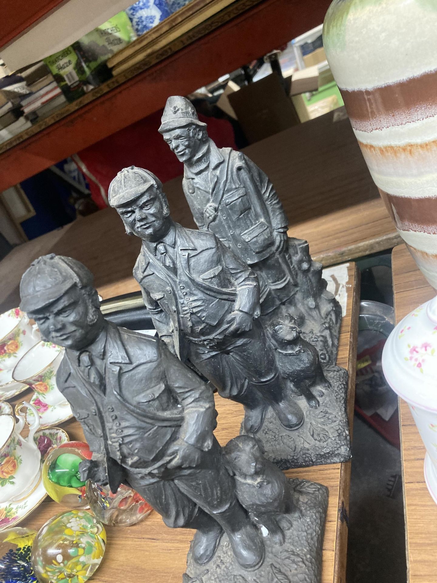 THREE PLASTER COAL GAMEKEEPER FIGURES TOGETHER WITH DOG FIGURE AND DUCKS - Image 3 of 3