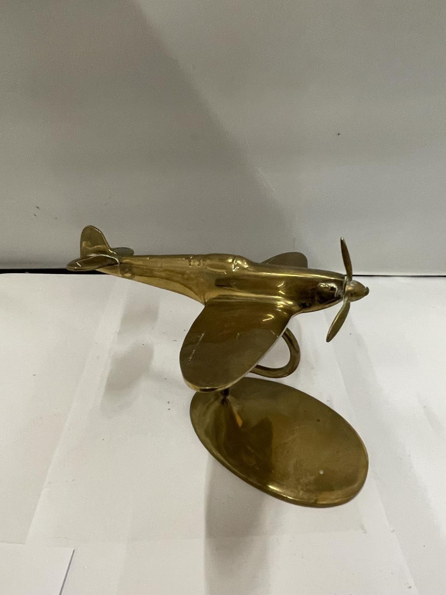 A BRASS MODEL OF A SPITFIRE ON A STAND - Image 3 of 3