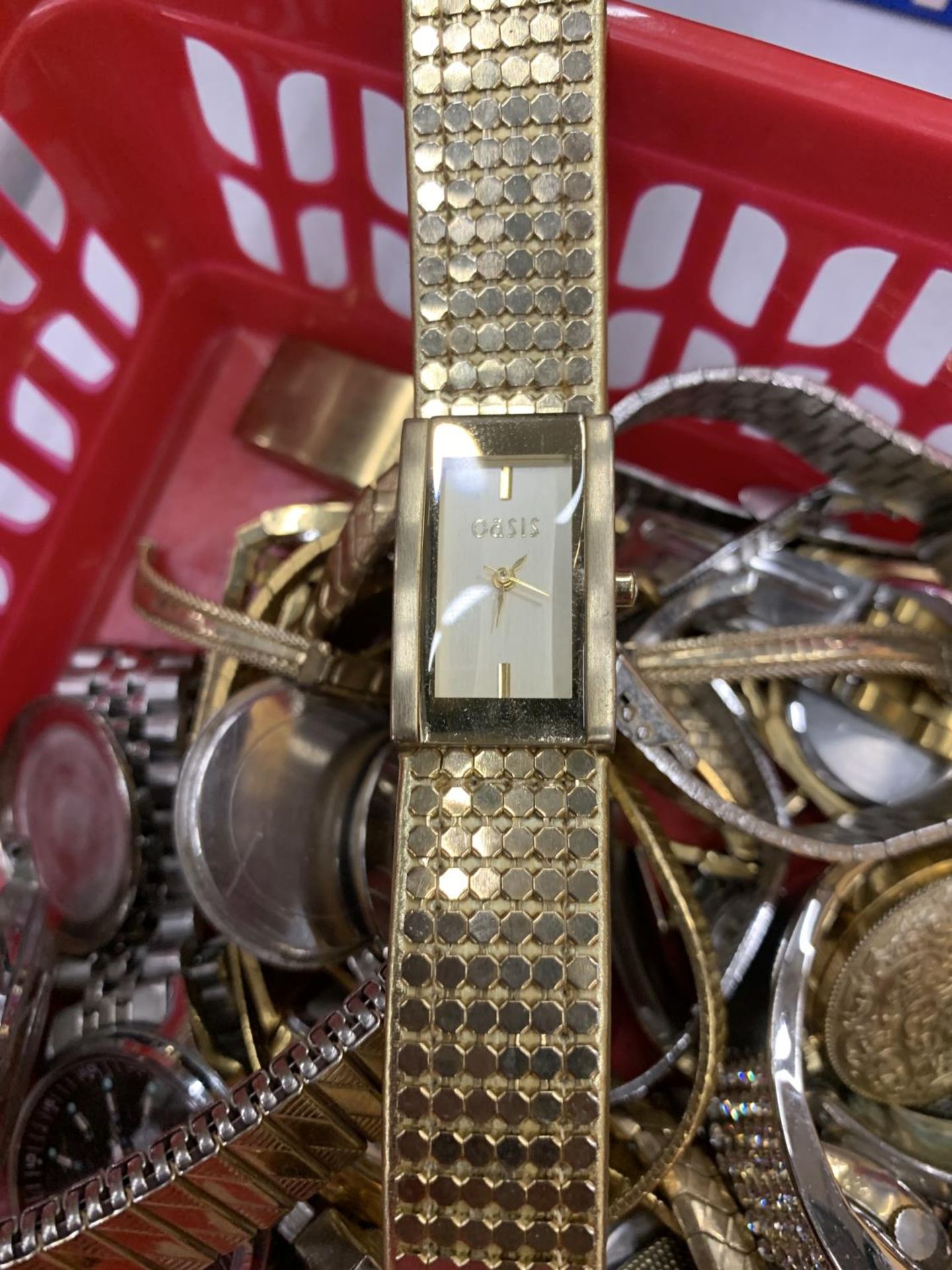 A QUANTITY OF WRISTWATCHES TO INCLUDE VINTAGE - Image 2 of 5