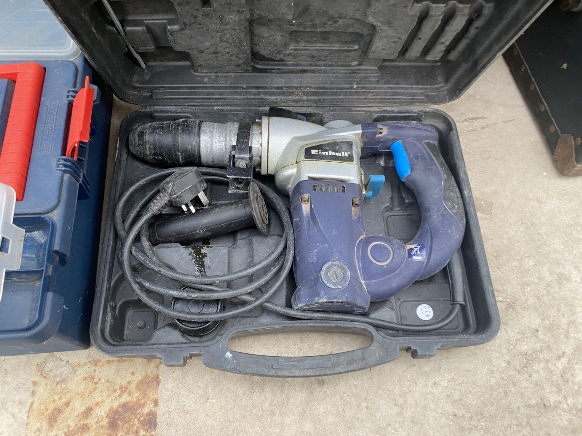 AN ASSORTMENT OF TOOLS TO INCLUDE AN EINHILL SDS DRILL - Bild 5 aus 5