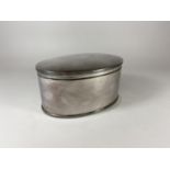 A GEORGE V SILVER LIDDED BOX, HALLMARKS FOR SHEFFIELD, 1938, MAKERS ATKIN BROTHERS, HEIGHT 10CM,