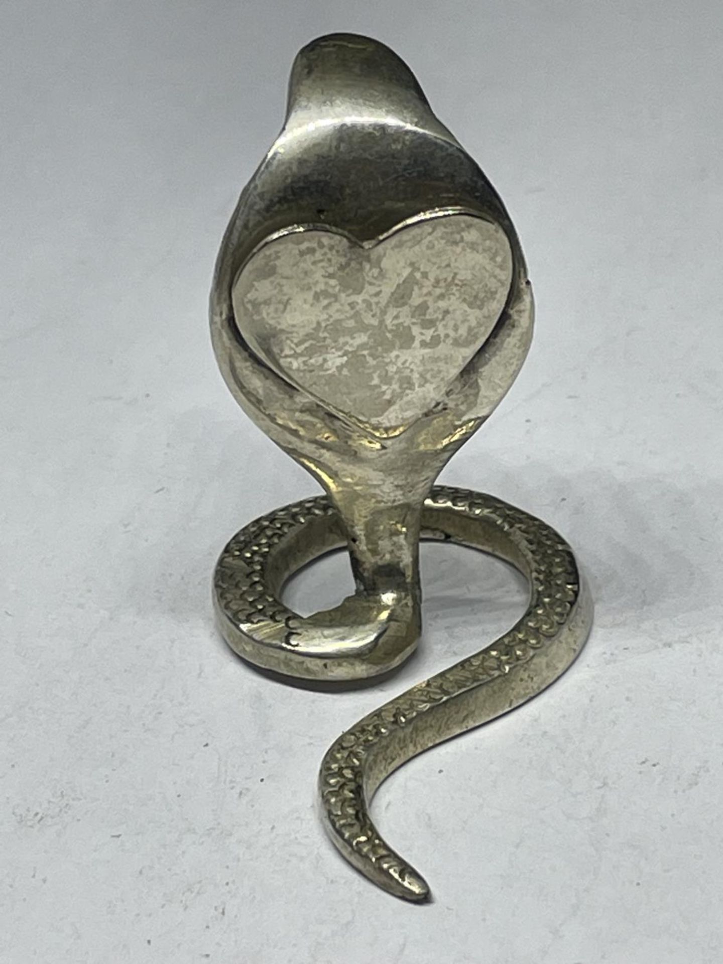 A SNAKE DESIGN MENU HOLDER - Image 2 of 2