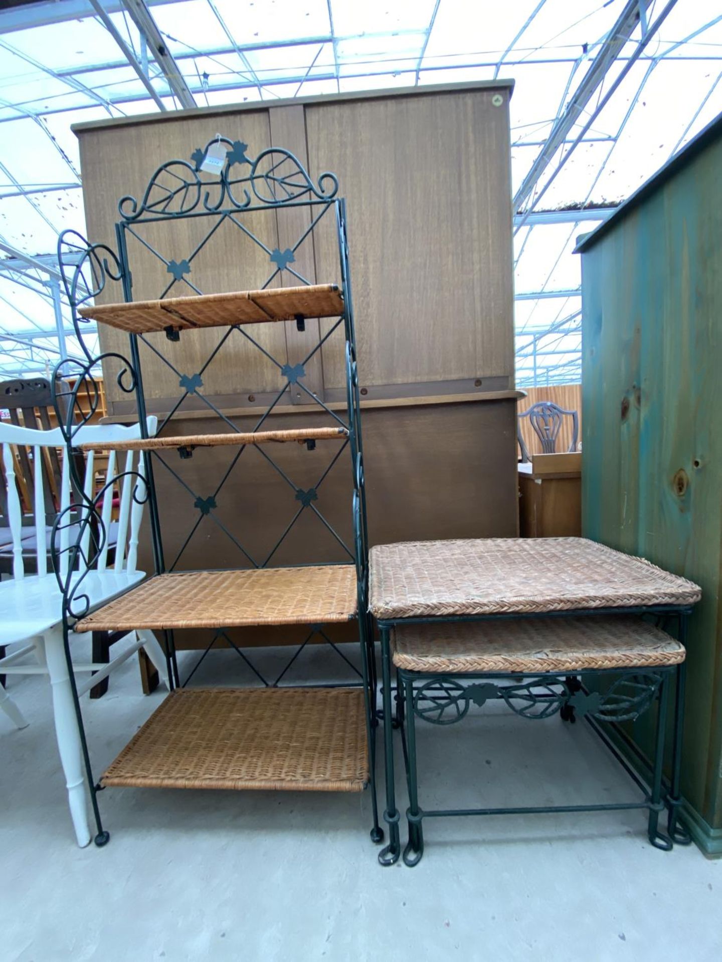 WROUGHT IRON AND WICKER WATERFALL BOOKSHELVES AND PAIR OF SIMILAR TABLE LAMPS - Image 5 of 5