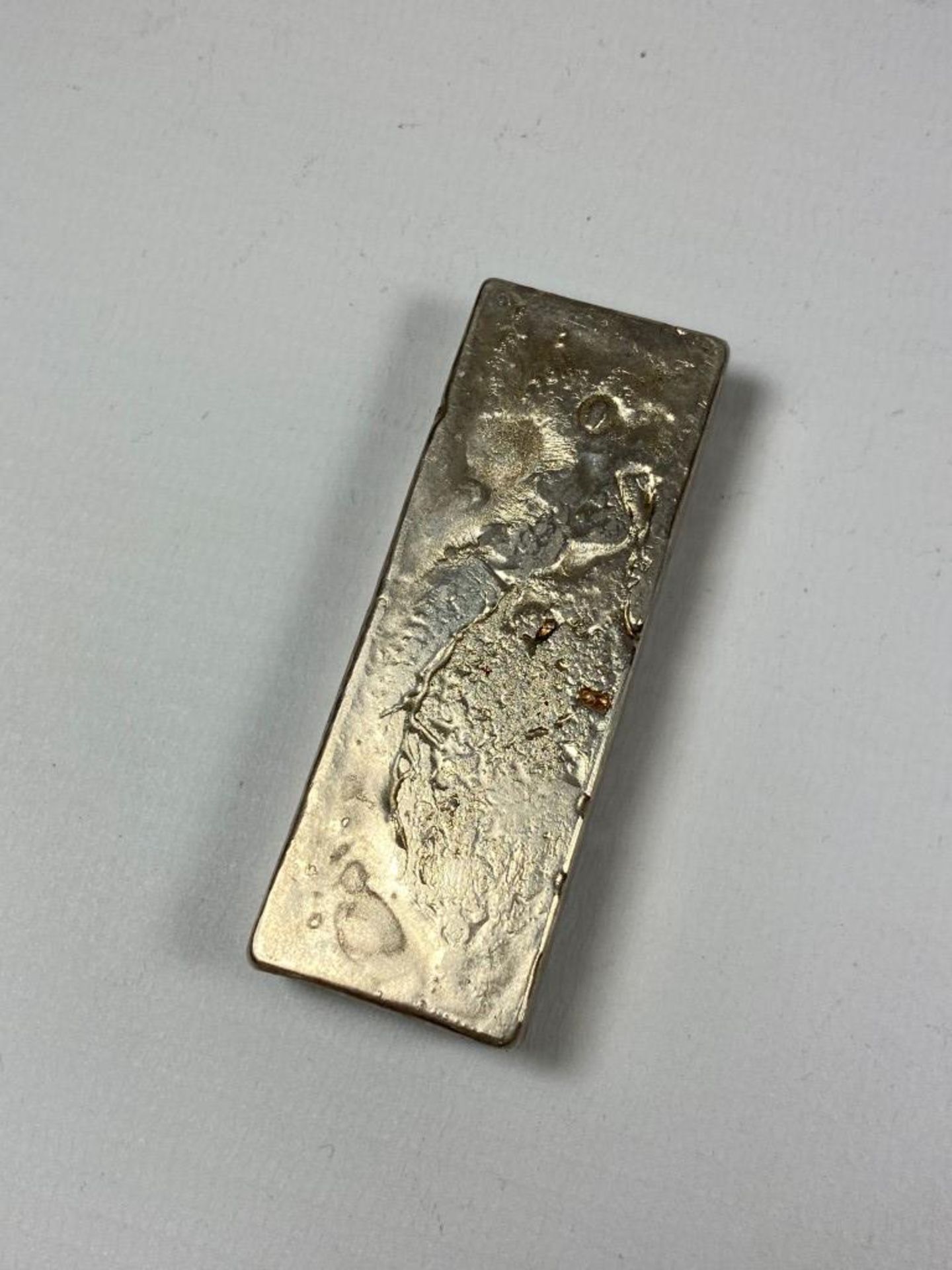 A SILVER INGOT BAR, HALLMARKS FOR JOHN HENRY ODELL, LONDON, 1969, WEIGHT 227G - Bild 3 aus 3