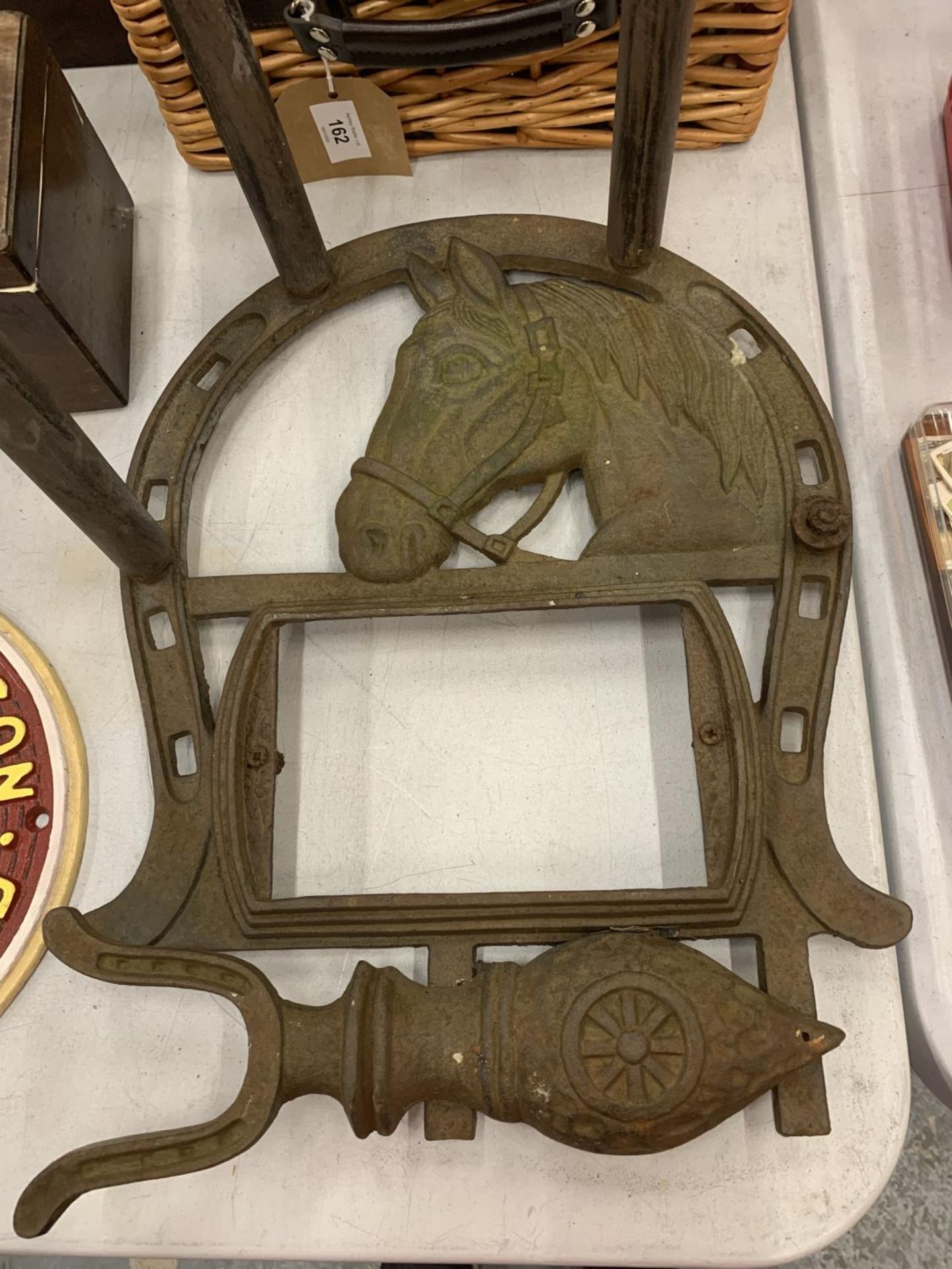 A VINTAGE CAST IRON BOOT SCRAPER AND WELLINGTON HOLDER WITH HORSESHEAD DECORATION - Image 2 of 2