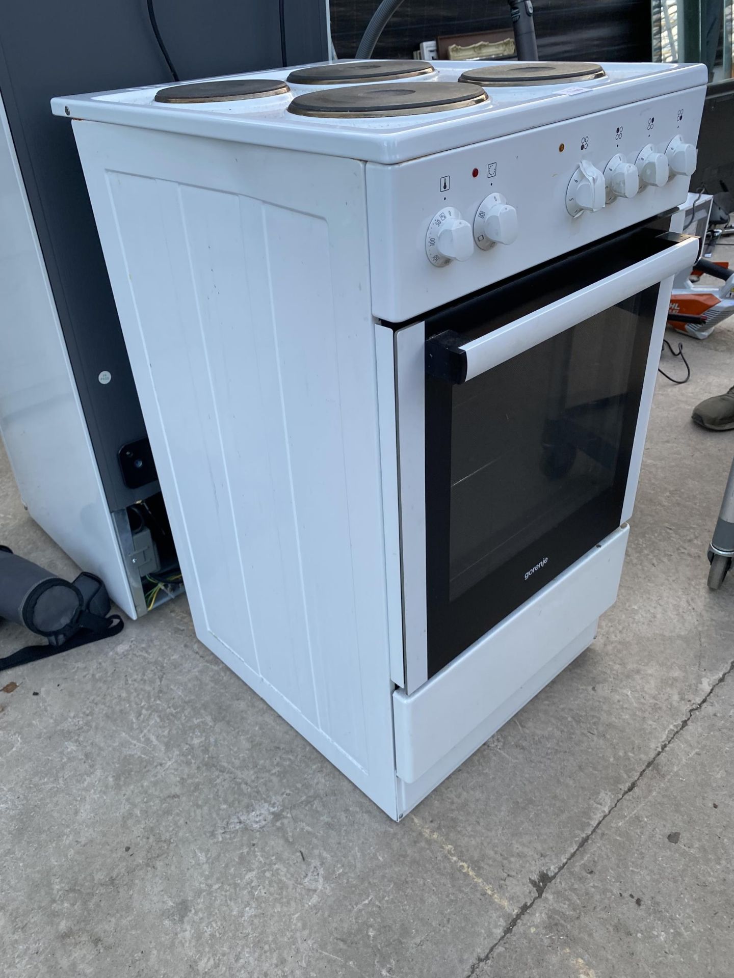 A WHITE GORENJE FREESTANDING ELECTRIC OVEN AND HOB - Image 2 of 3