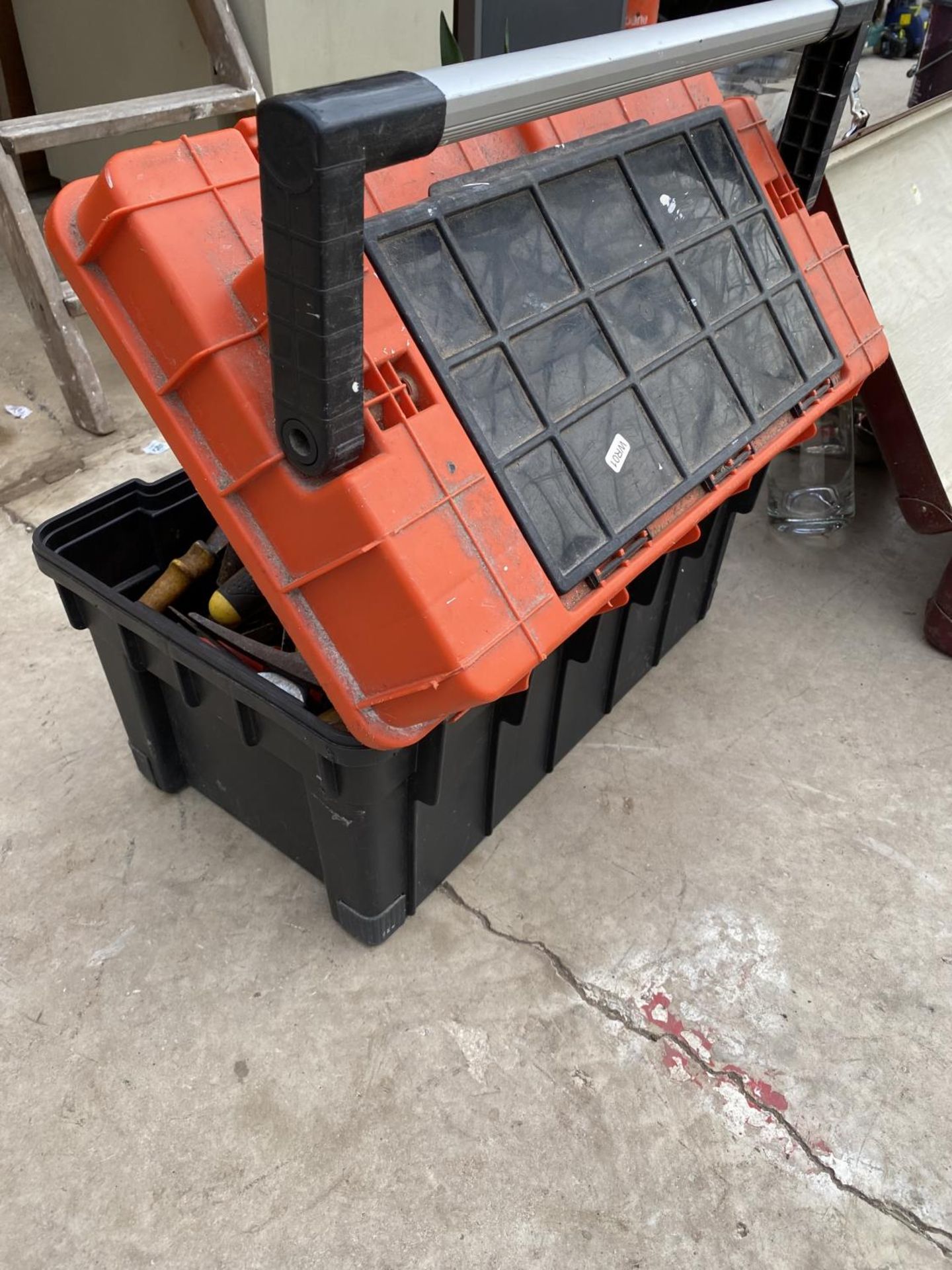 A LARGE PLASTIC TOOL BOX CONTAINING A LARGE ASSORTMENT OF TOOLS TO INCLUDE ADJUSTABLE SPANNERS, - Image 4 of 4