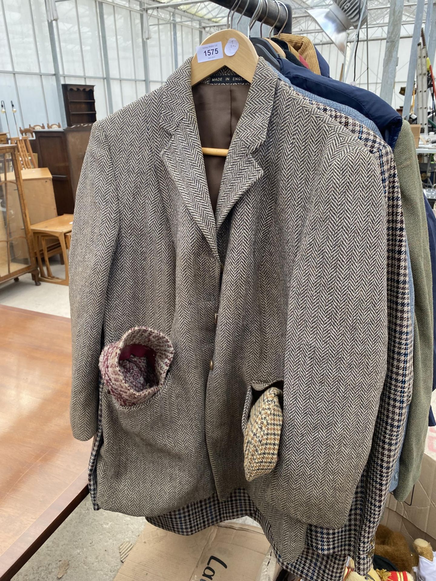AN ASSORTMENT OF GENTS COATS TO INCLUDE TWEED JACKETS ETC - Image 2 of 9