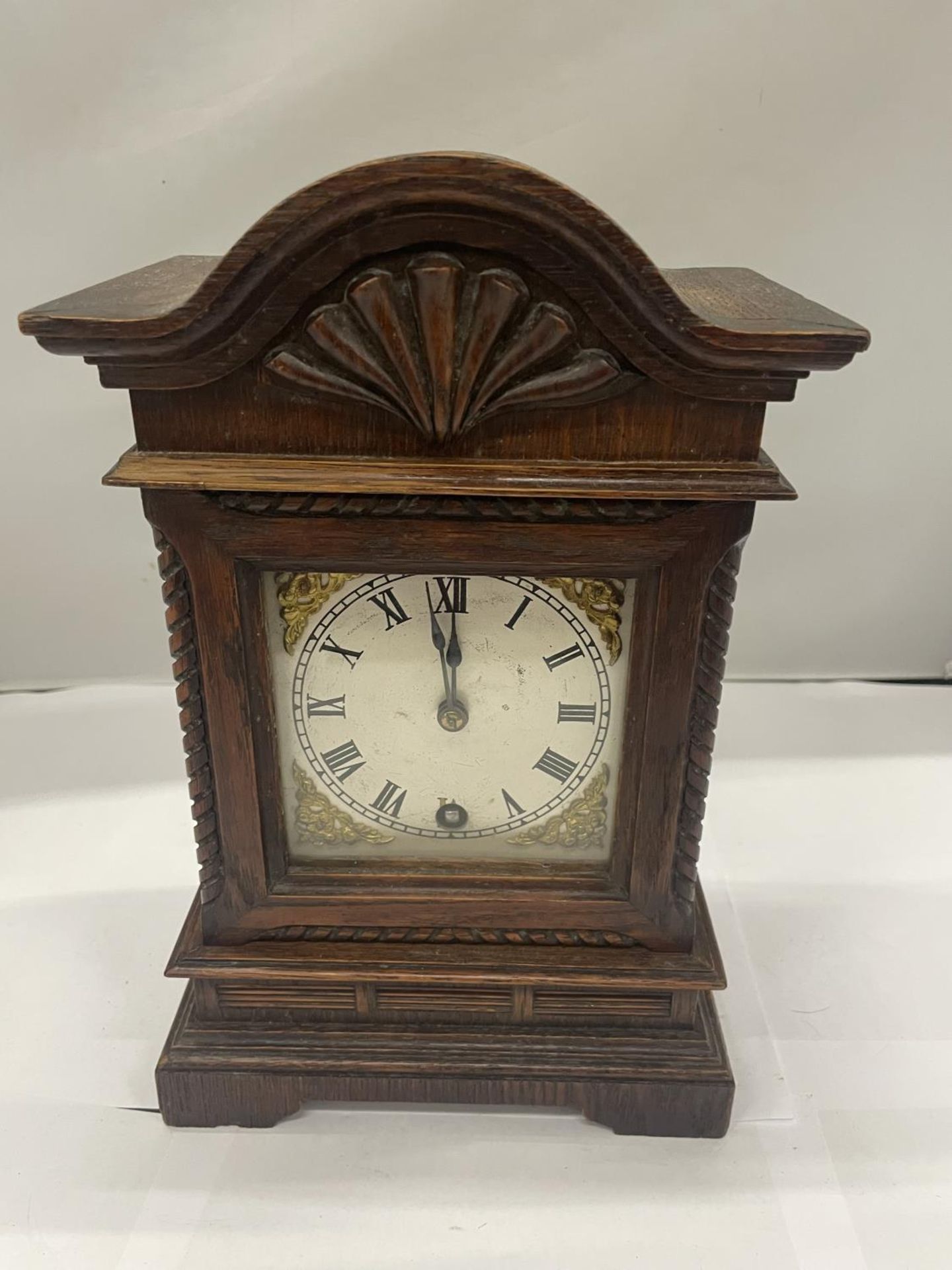 A GERMAN (LENZKIRCH) MANTLE CLOCK