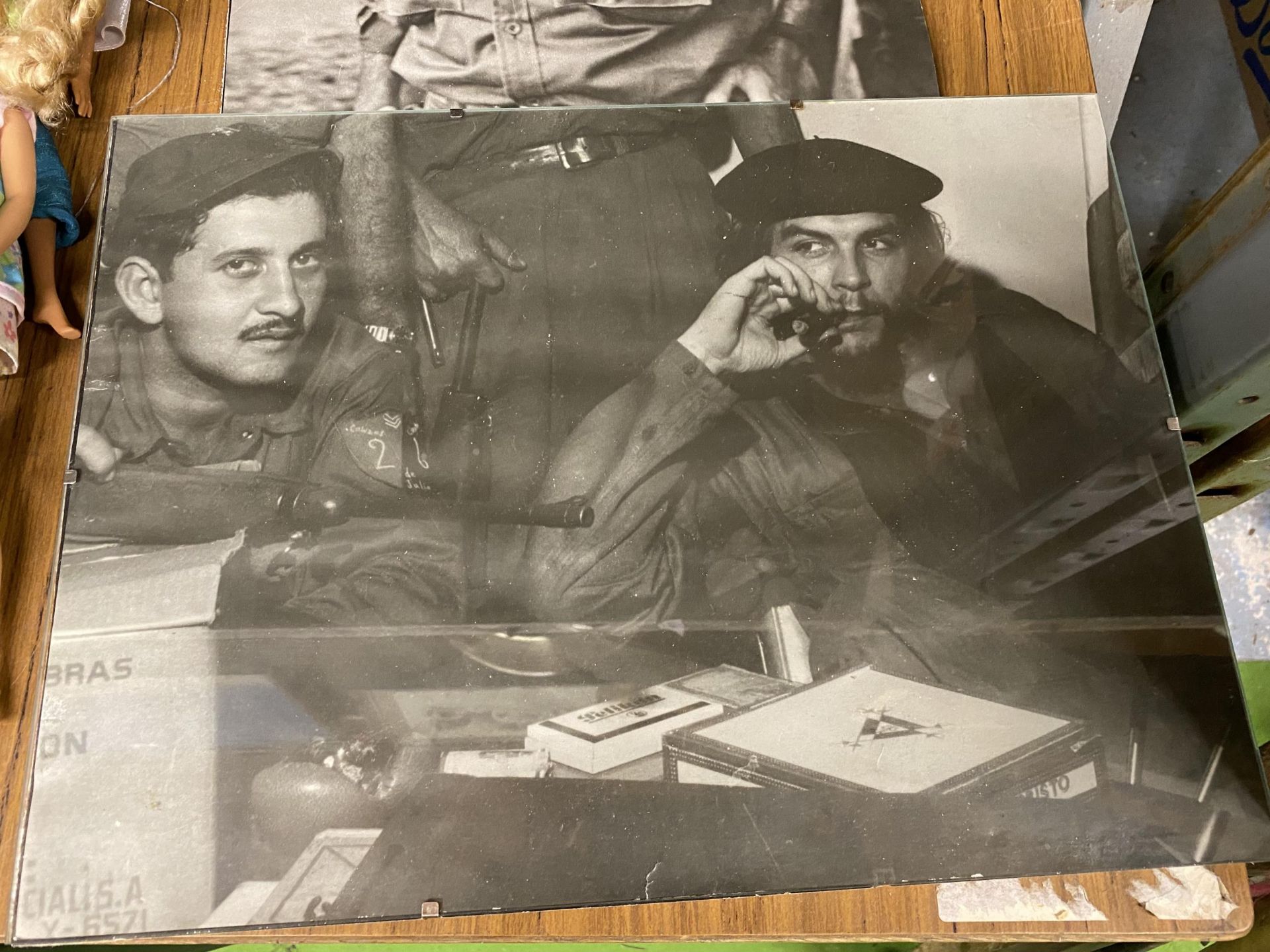 TWO VINTAGE PHOTOGRAPHIC PRINTS OF CHE GUEVARA - Image 2 of 3