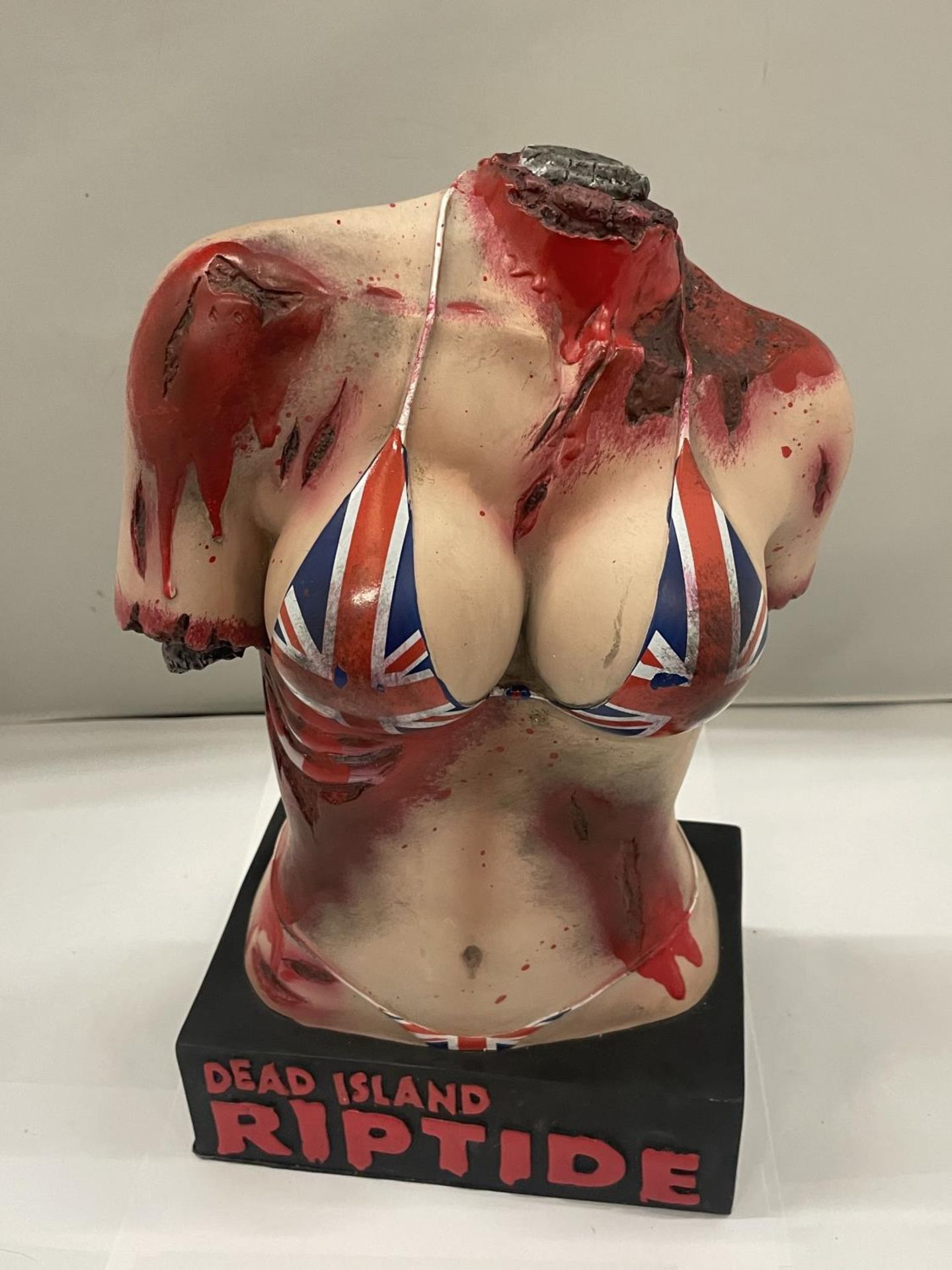 A RARE 'DEAD ISLAND RIPTIDE' BUST OF ZOMBIE BAIT HEIGHT APPROX 31CM