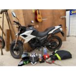 A LEXMOTO TEKKEN 125 CC MOTORBIKE REG: MF68PYL WITH KEY AND LOG BOOK, MOT TO 28.11.23, 8241 MILES AT