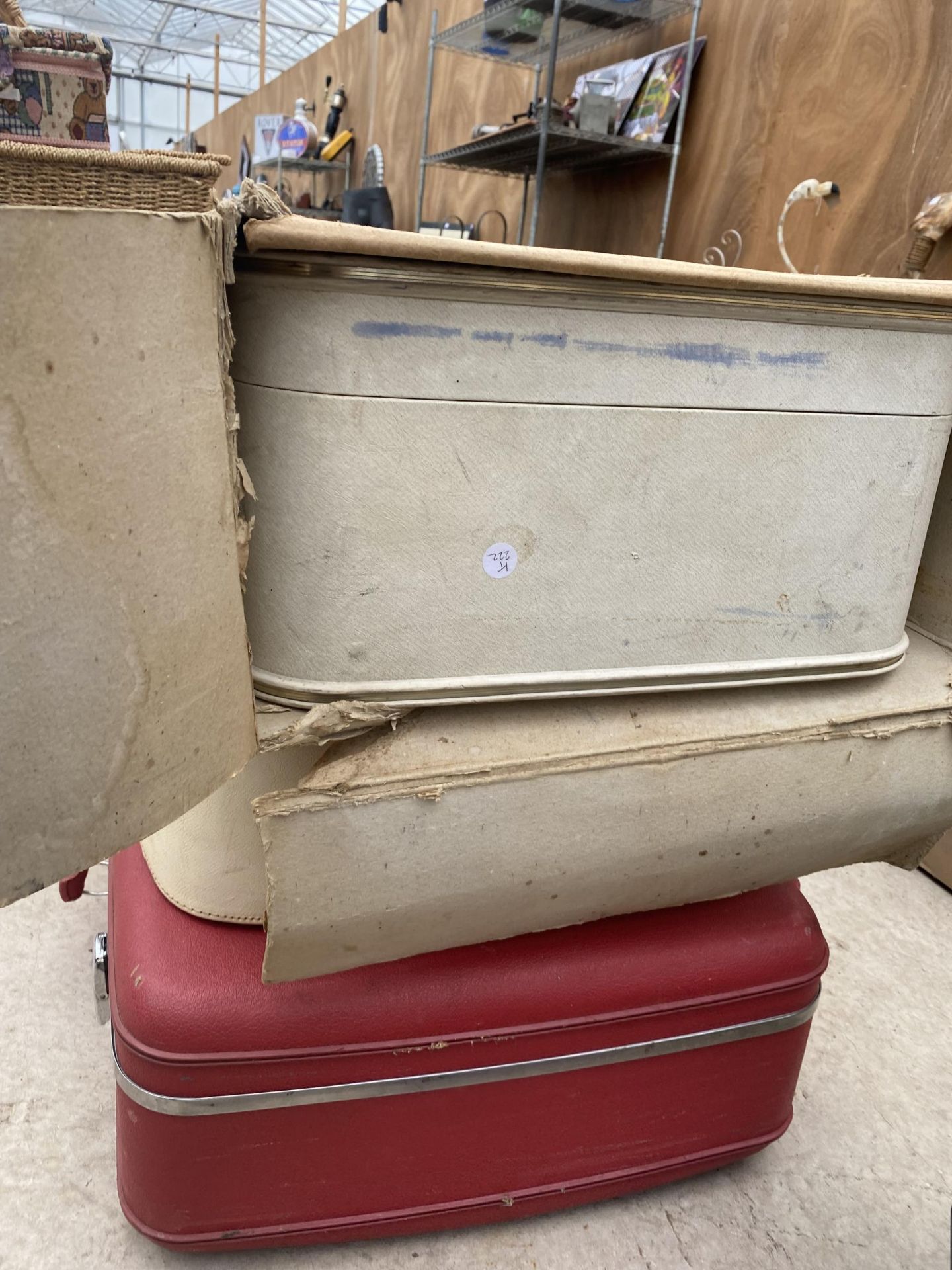 THREE VINTAGE TRAVEL CASES TO INCLUDE AN ANTLER - Image 2 of 4
