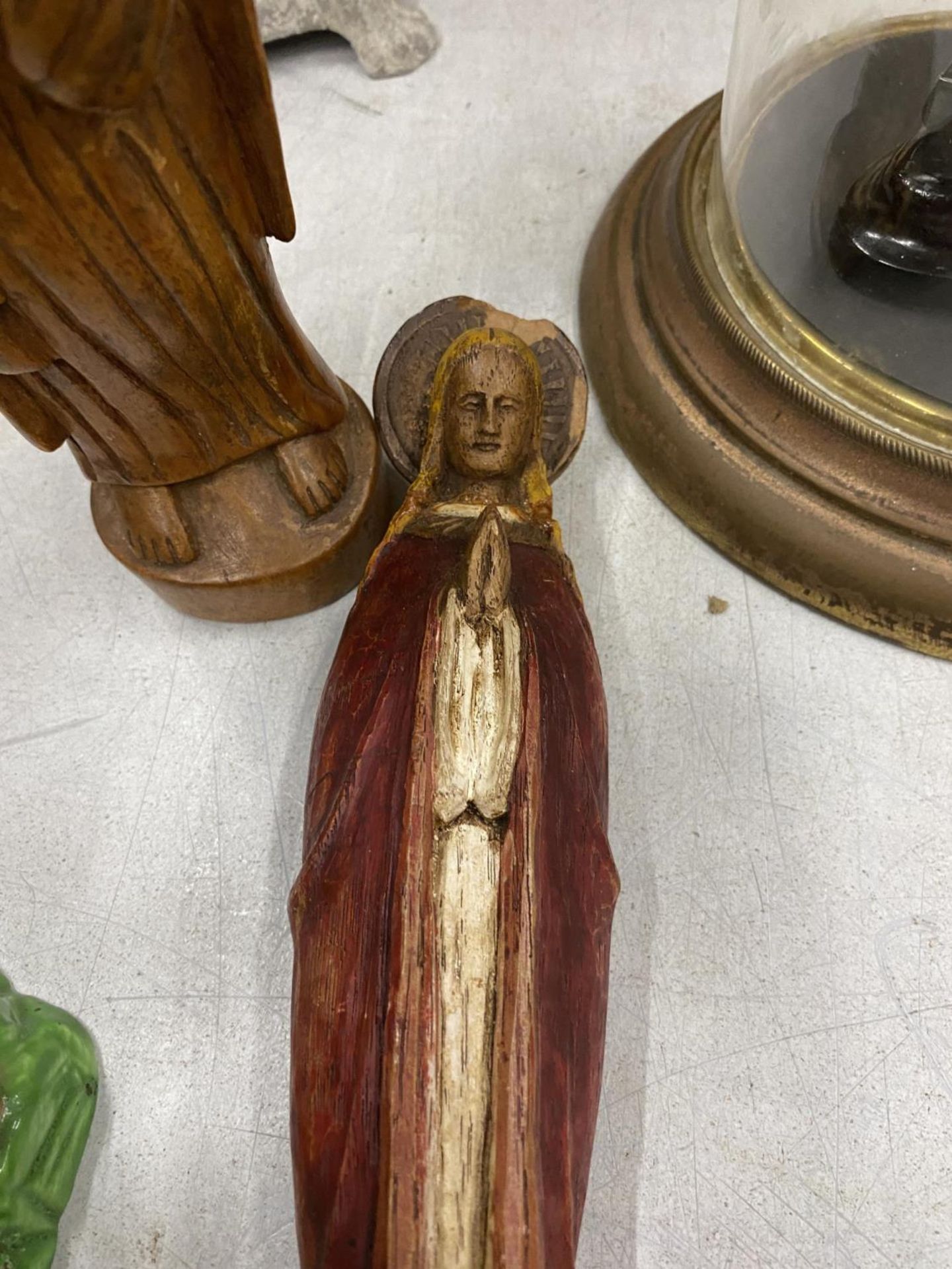 TWO RELIGIOUS CARVED WOODEN ITEMS - PRAYING MAN & JESUS MODEL - Image 3 of 4