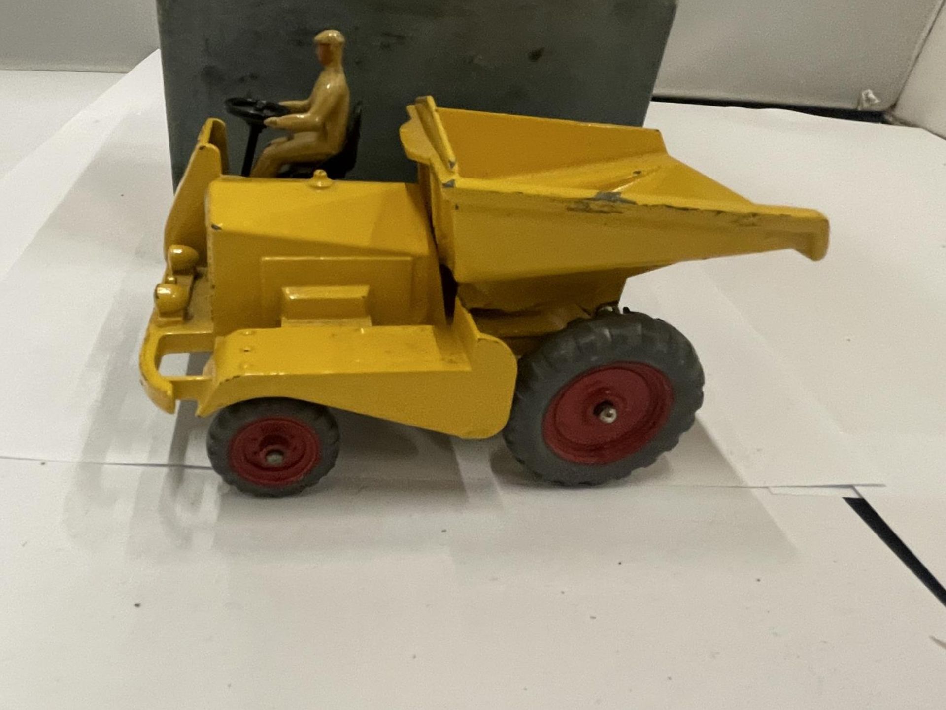 A BOXED DINKY DUMPER TRUCK - Image 2 of 3