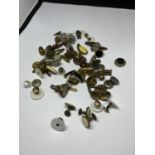 A LARGE QUANTITY OF COLLAR STUDS