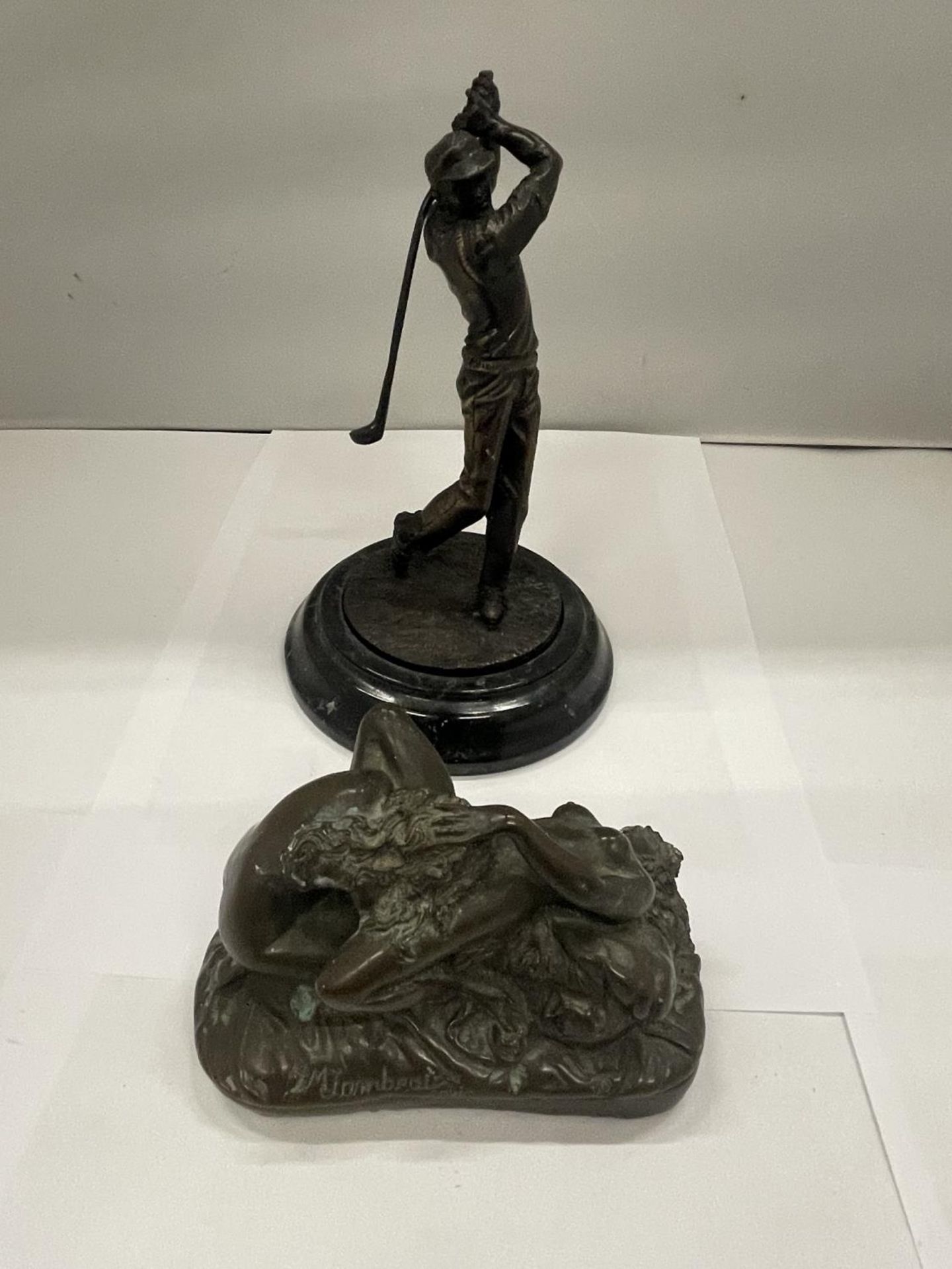 A BRONZE EFFECT EROTIC FIGURES SIGNED PLUS A BRONZE EFFECT GOLFER