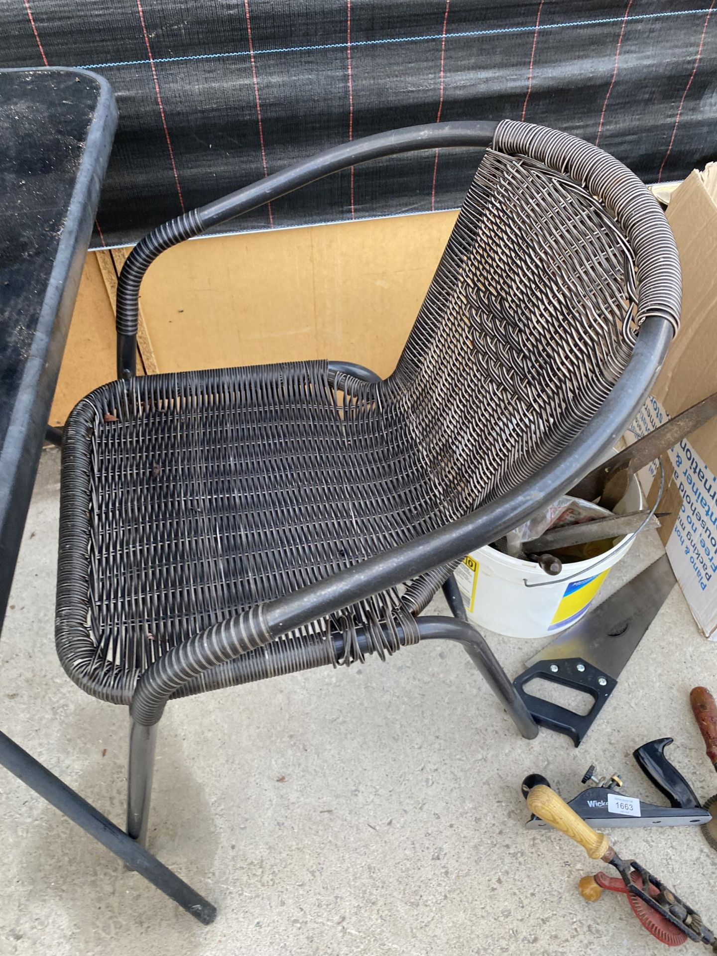 A SQUARE GLASS TOPPED BISTRO TABLE WITH TWO RATTAN STYLE CHAIRS - Bild 3 aus 3