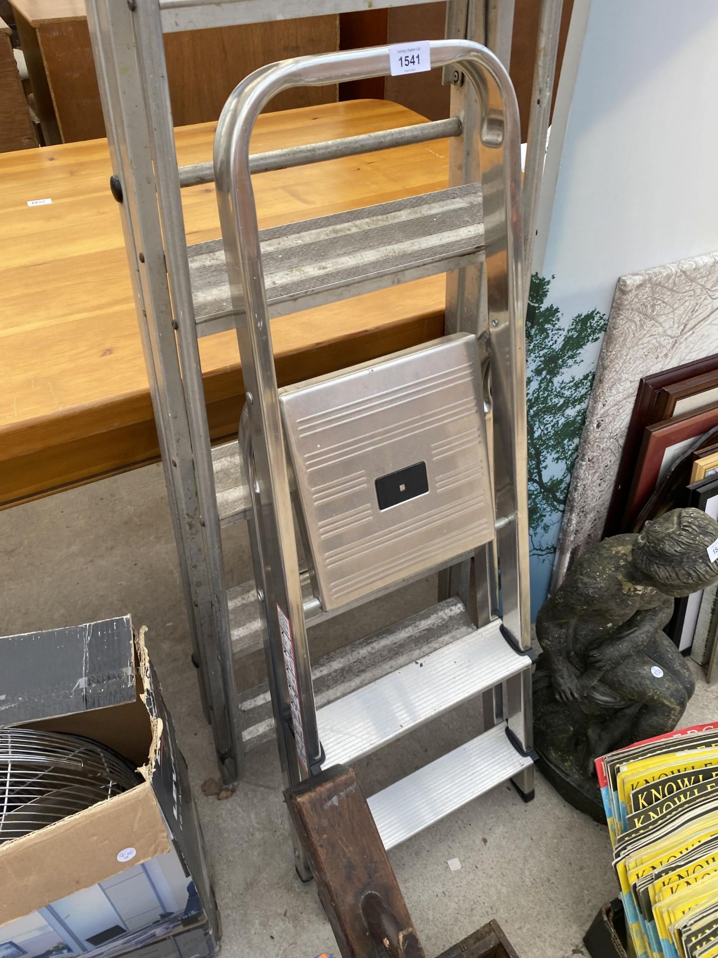 A SIX RUNG ALUMINIUM STEP LADDER AND A FURTHER TWO RUNG STEP LADDER - Image 2 of 2