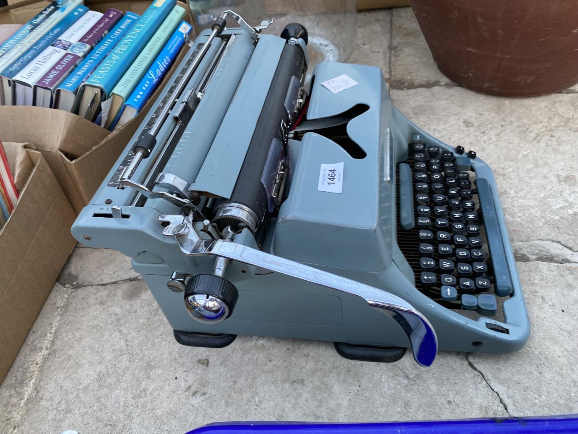 A VINTAGE AND RETRO IMPERIAL 70 TYPE WRITER - Image 2 of 2