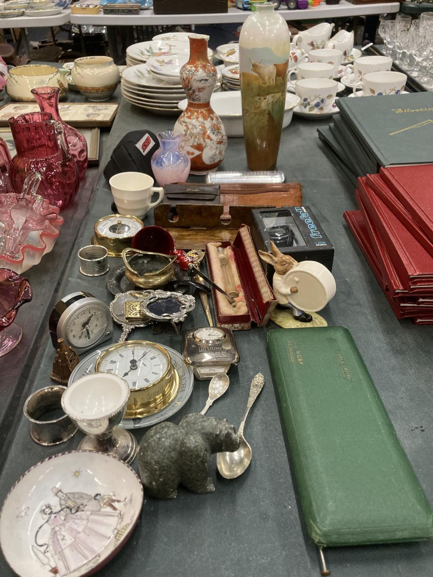 A MIXED LOT TO INCLUDE CLOCKS, BAROMETERS, BUNNYKINS, CERAMICS, LETTER OPENERS, ETC.,