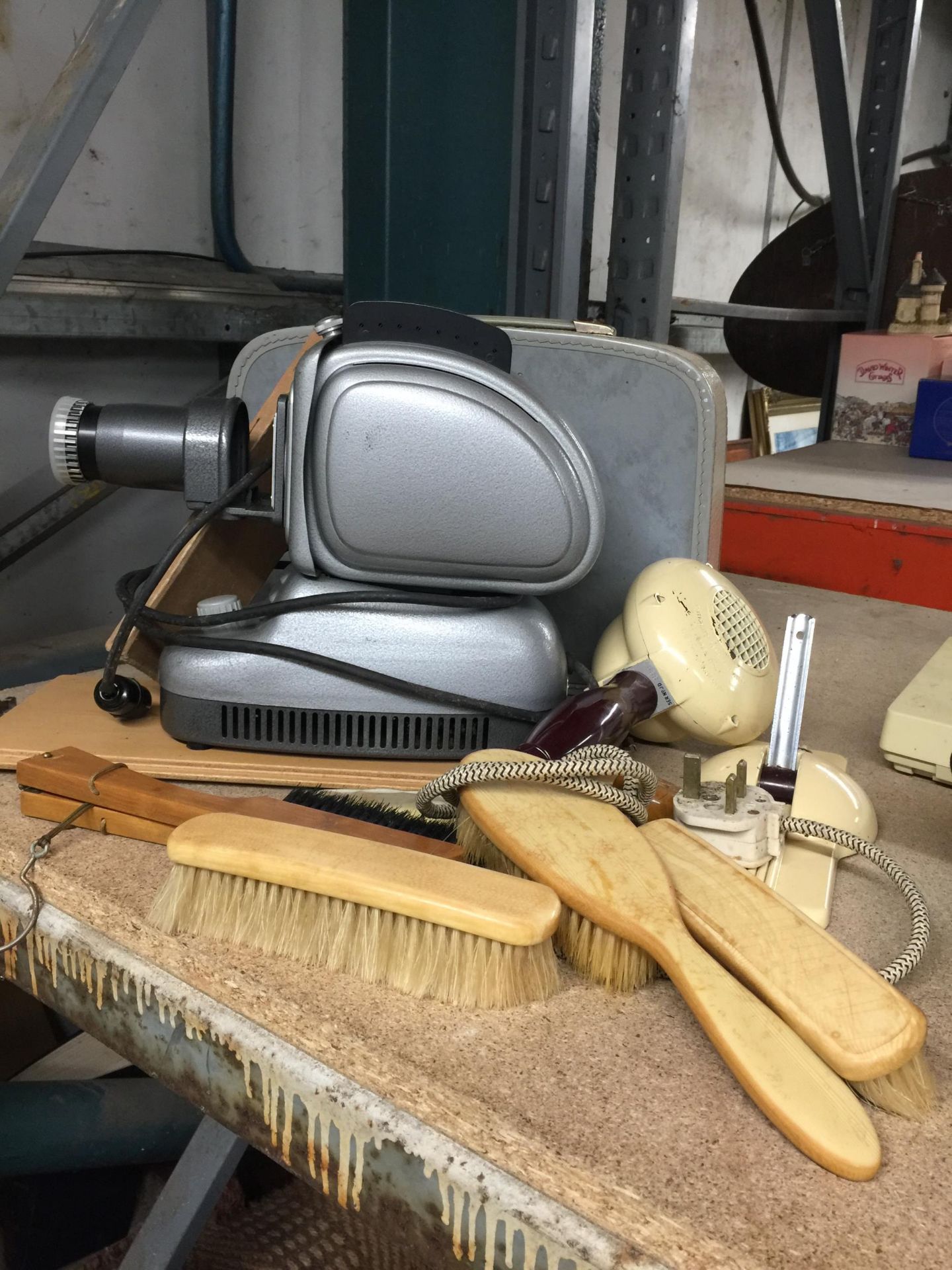 A VINTAGE PLANK PROJECTOR IN CASE, HMV HAIRDRYER AND STAND, BRUSHES, ETC