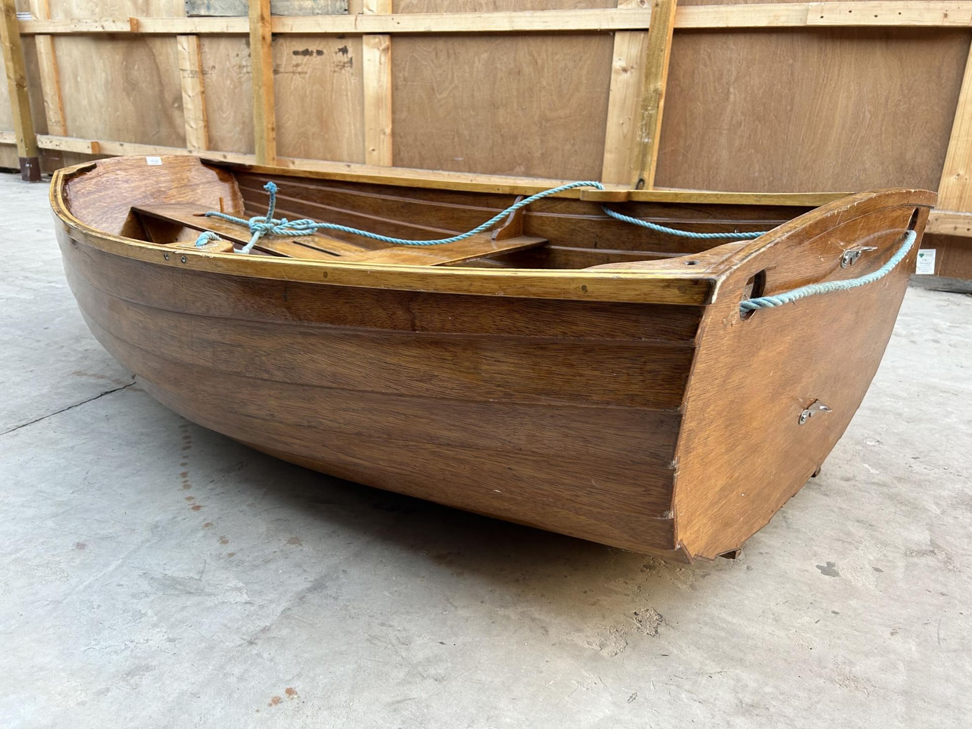 A VINTAGE HARD WOOD ROWING BOAT WITH INTERNAL SEATING (L:187CM W:107CM) - Image 6 of 6