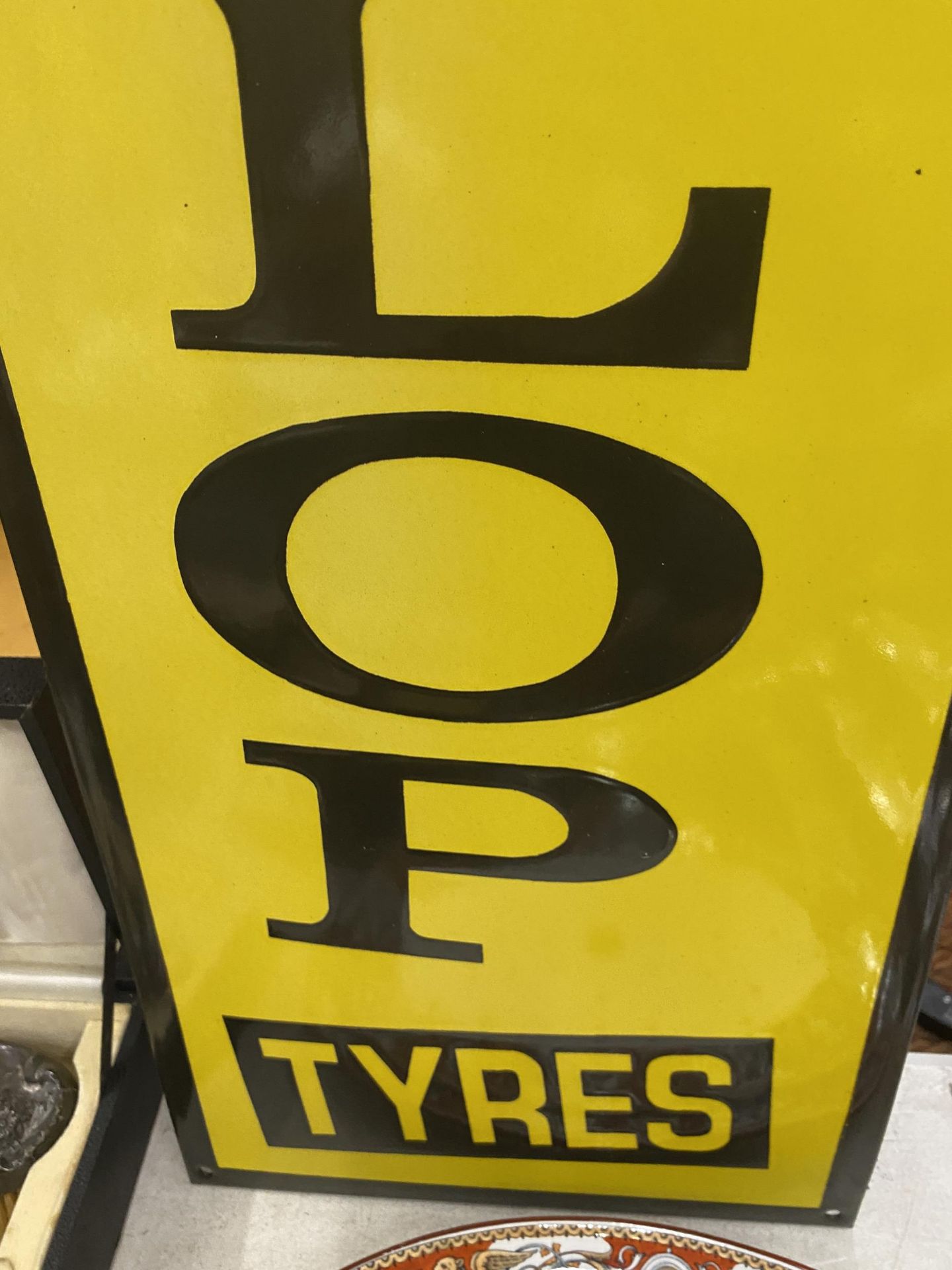 A LARGE DUNLOP TYRES ENAMEL SIGN, 91 X 31CM - Image 3 of 3